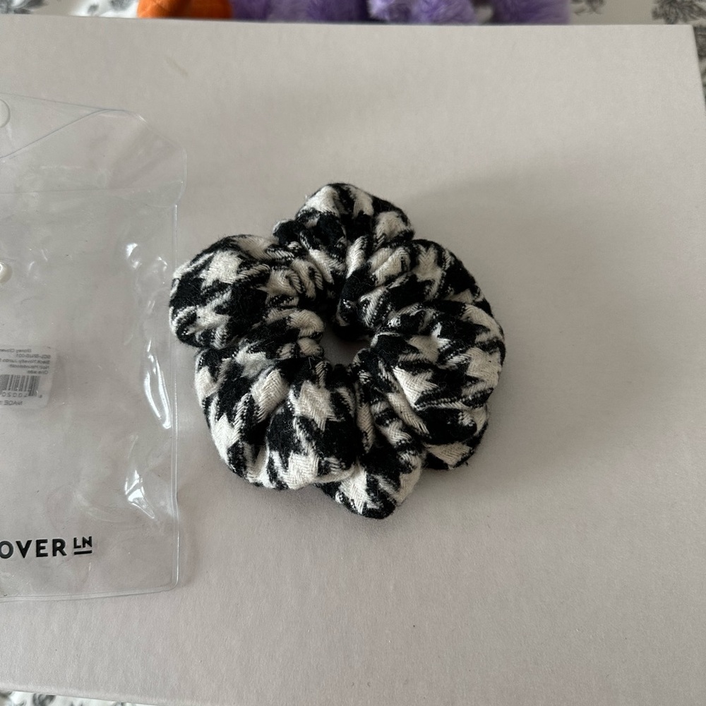 Stoney Clover Lane Houndstooth Scrunchie Never Worn With Pouch